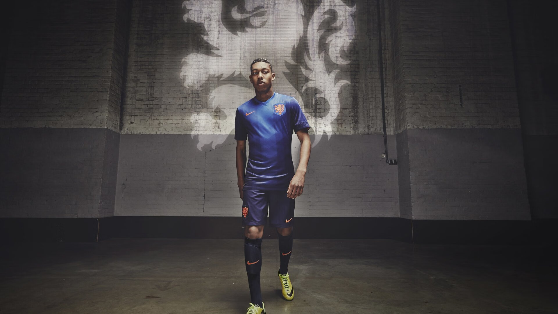 “瞬间超越：超车瞬间点燃全场热血”，瞬间超速是什么意思